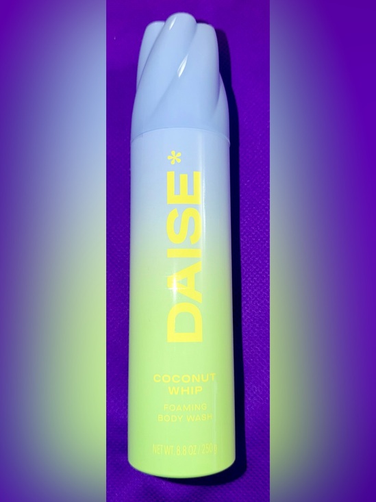 Daise Other - 🌼Daisie Coconut Whip Foaming Body Wash — Yellow/White